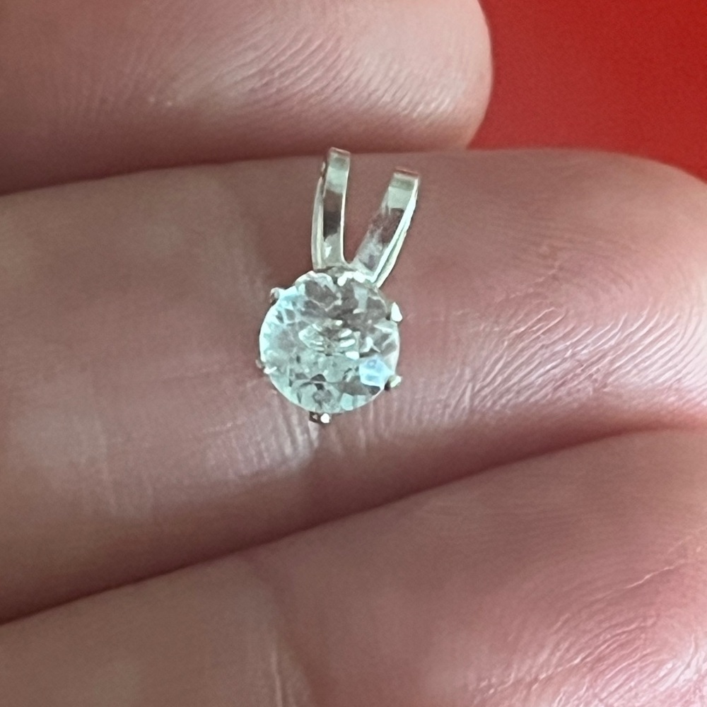 Sterling Silver solitaire Pendant